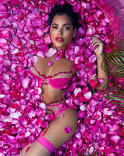 Load image into Gallery viewer, LI537 - Kiss & Tell 3-Piece Garter Set